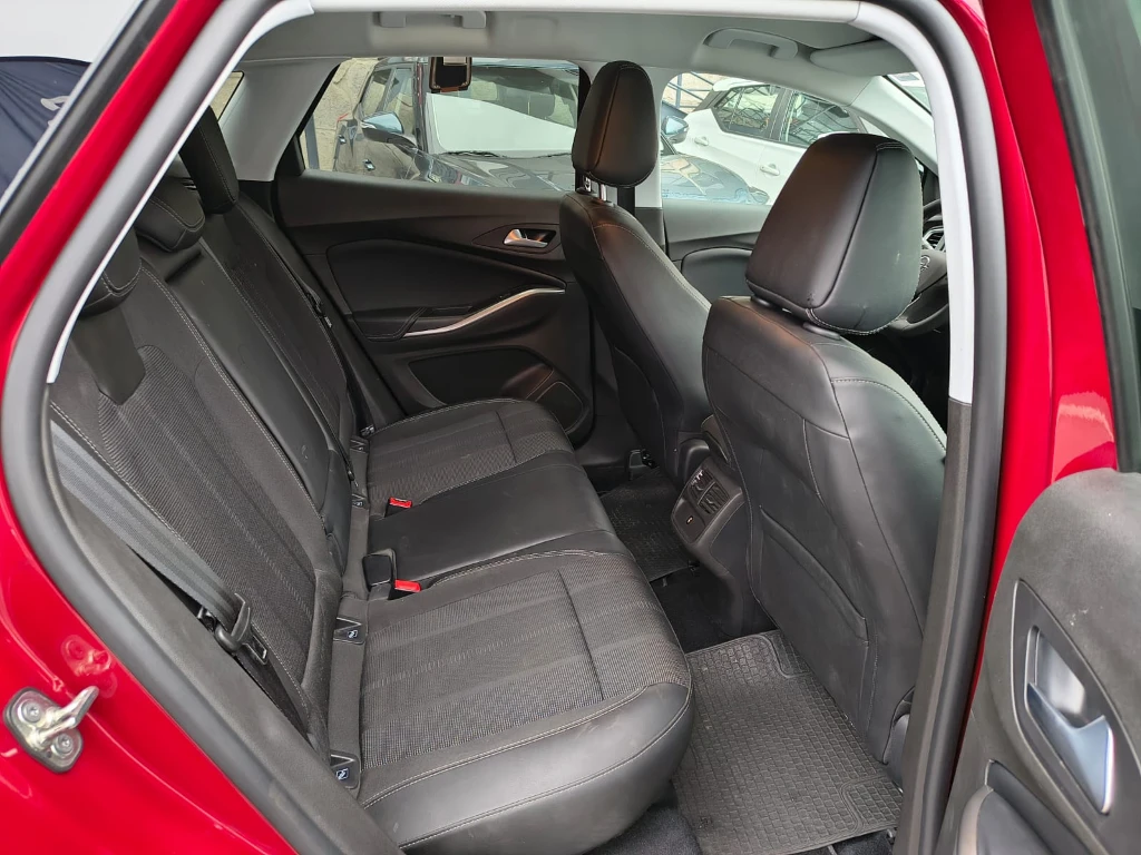 Opel Grandland 1.2t Gs Line 4x2 At 5p año 2025