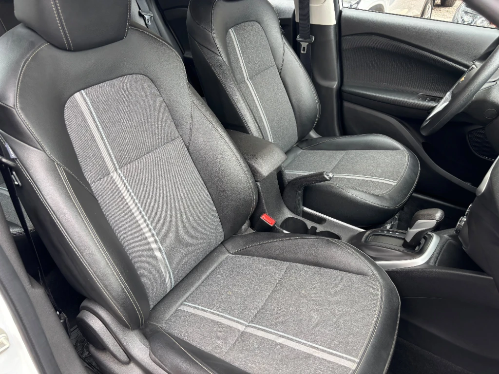 Chevrolet Tracker 1.2t Ltz R 4x2 At 5p año 2025