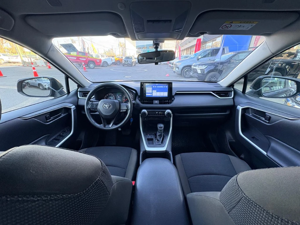 Toyota Rav4 2.0 Le 4x2 Cvt At 5p año 2025