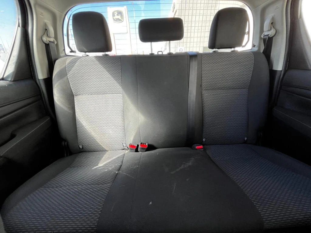 Toyota Hilux Dc 4x4 2.4 D Dx Mt año 2023