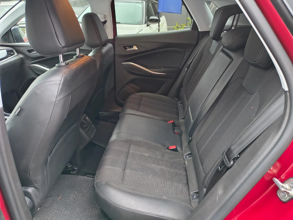 Opel Grandland 1.2t Gs Line 4x2 At 5p año 2025