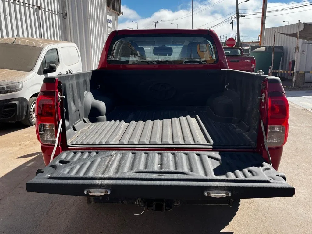 Toyota Hilux Dc 4x4 2.4 D Dx Mt año 2023