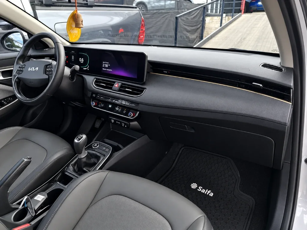 Kia K3 Cross Ex 16l 6mt Full año 2025