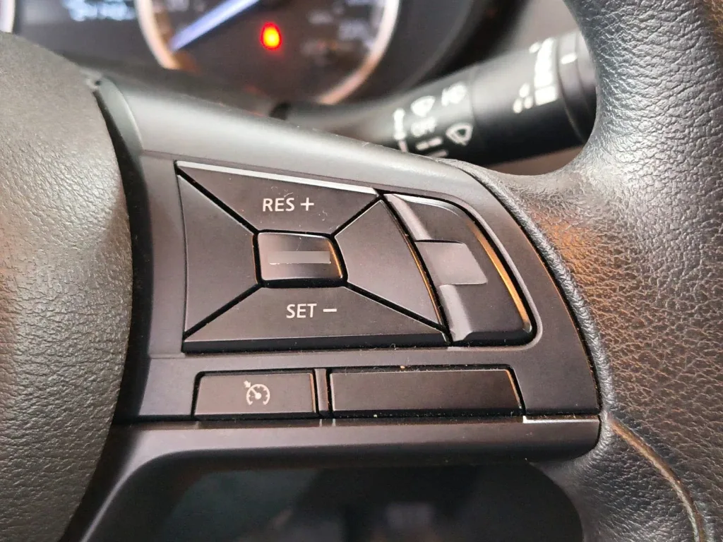 Nissan Versa 1.6 Sense 4x2 Mt 4p año 2025