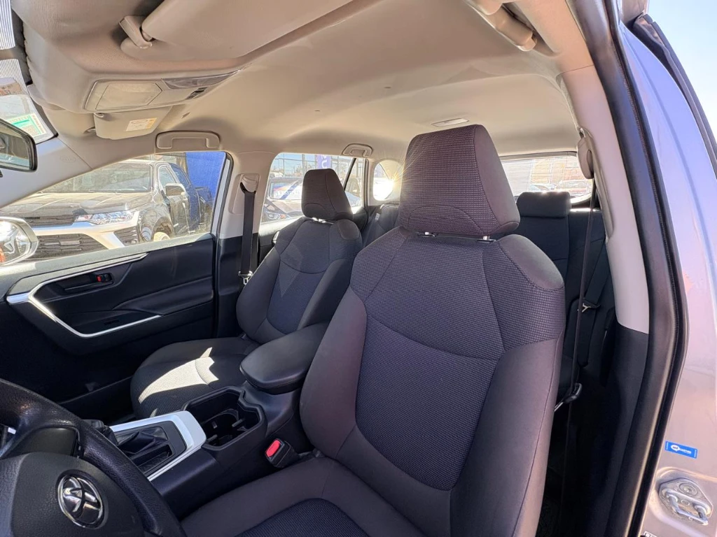 Toyota Rav4 2.0 Le 4x2 Cvt At 5p año 2023