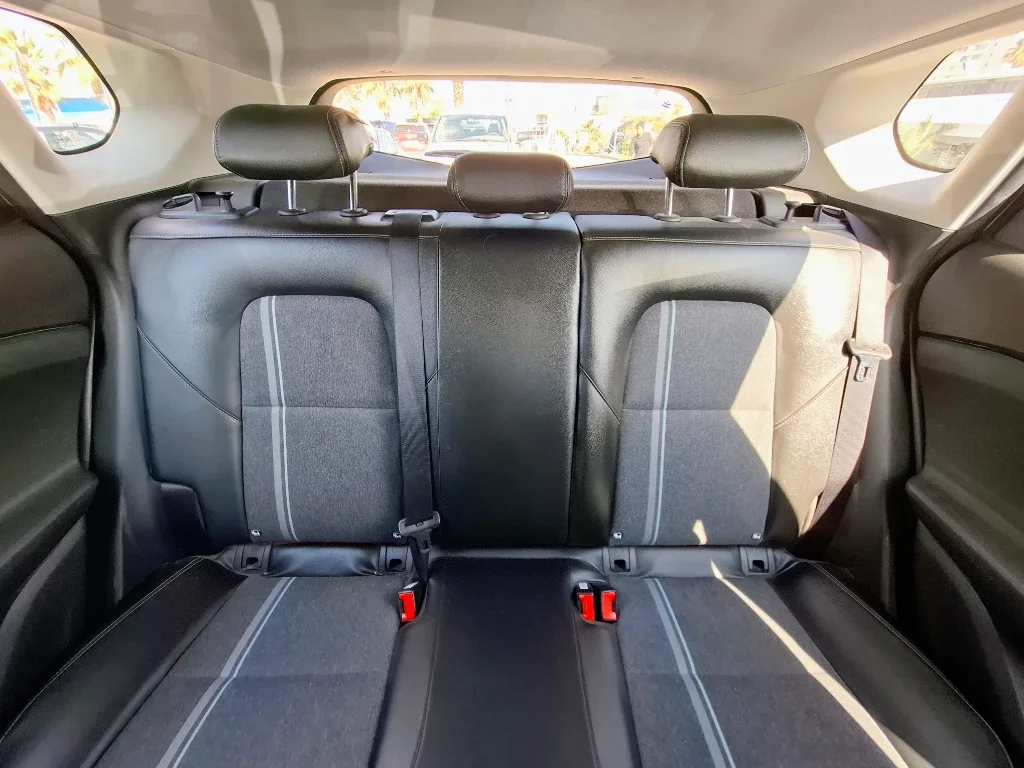 Chevrolet Tracker 1.2t Ltz R 4x2 At 5p año 2025