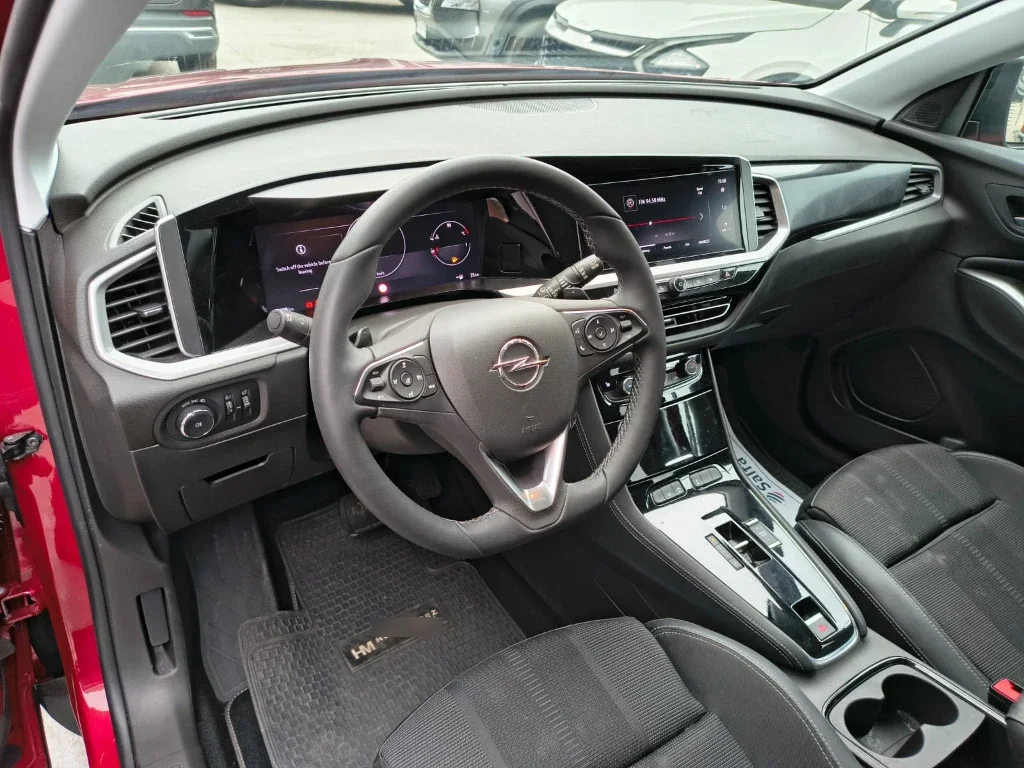 Opel Grandland 1.2t Gs Line 4x2 At 5p año 2025