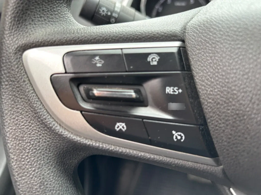 Chevrolet Tracker 1.2t Ltz R 4x2 At 5p año 2025