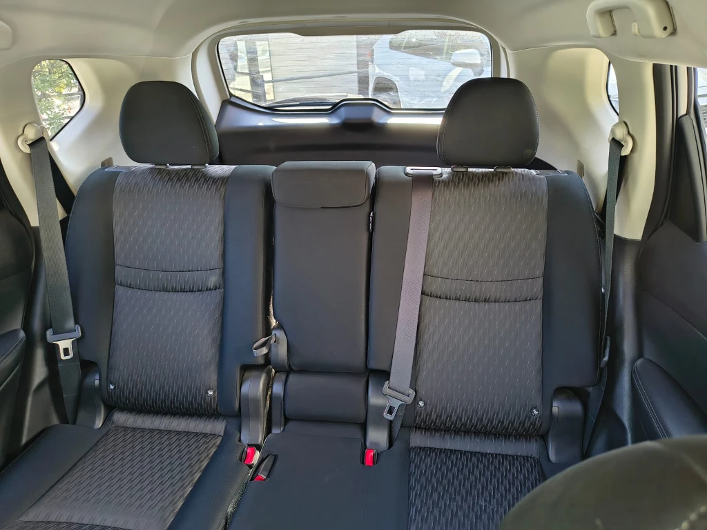 Nissan X-Trail 2.5 Sense 4x2 2row Cvt At 5p año 2023