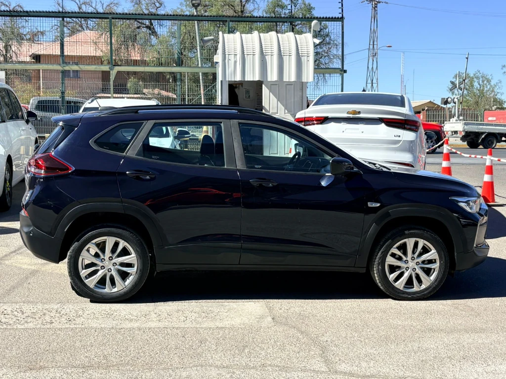 Chevrolet Tracker 1.2t Ltz R 4x2 At 5p año 2025