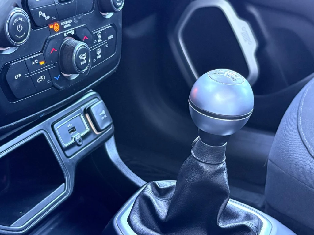 Jeep Renegade 1.8 Sport Lx Mt año 2019