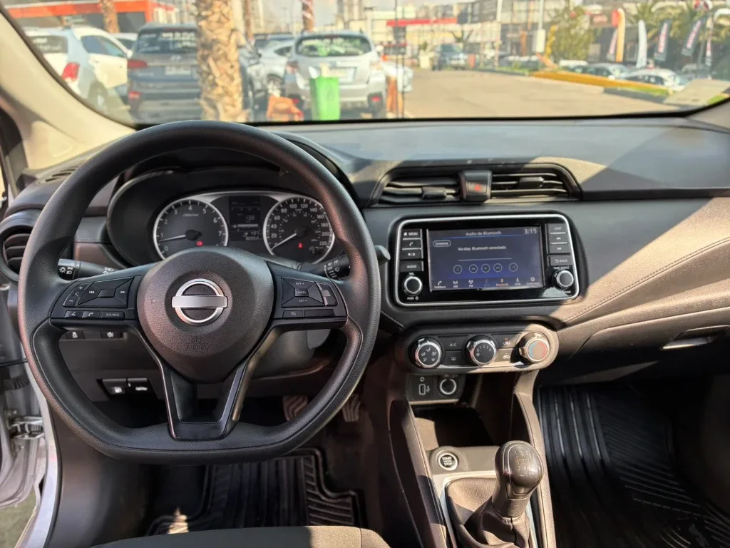 Nissan Versa 1.6 Sense 4x2 Mt 4p año 2025