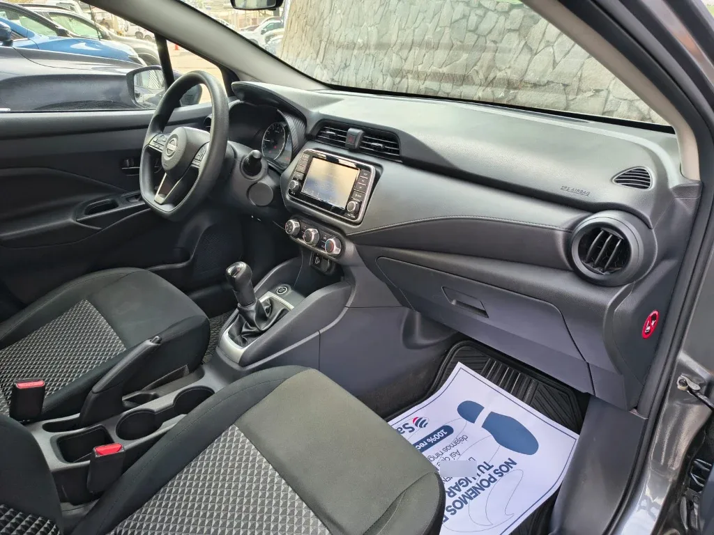 Nissan Versa 1.6 Sense 4x2 Mt 4p año 2025