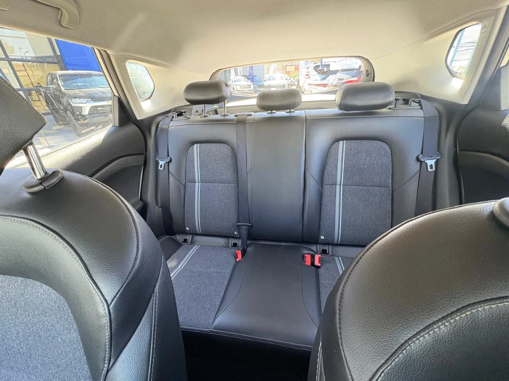 Chevrolet Tracker 1.2t Ltz R 4x2 At 5p año 2025