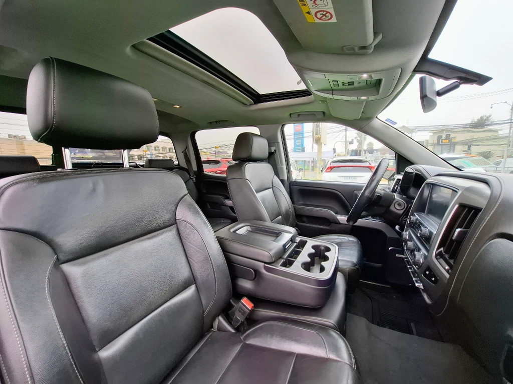 Chevrolet Silverado 5.3 Lt 4wd Ext Z71 Dob. Cab. At 4p año 2019