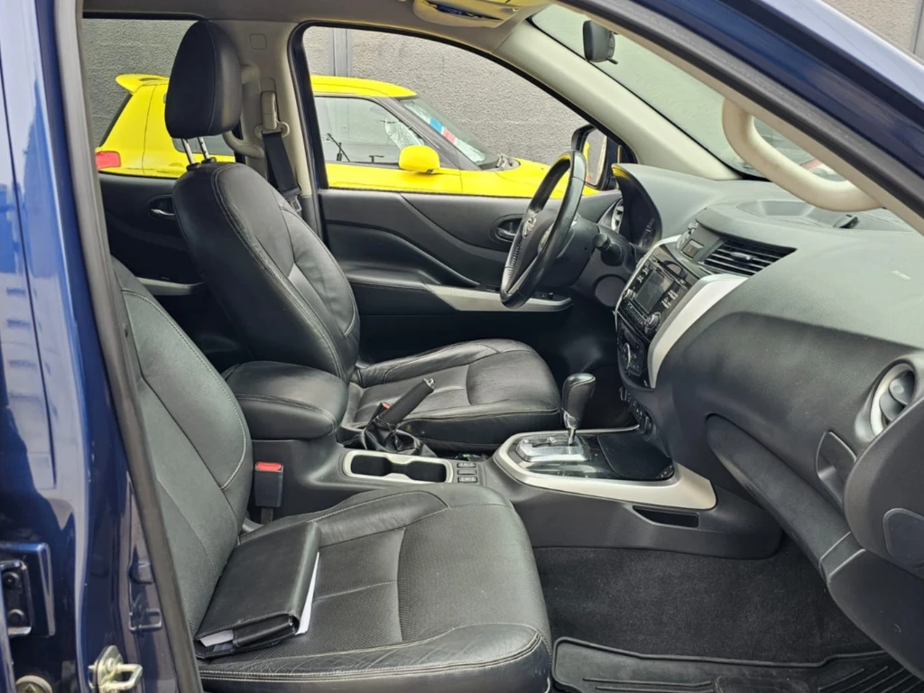 Nissan Np300 2.3 Le Diesel 4wd Dob.cab. At 4p año 2018