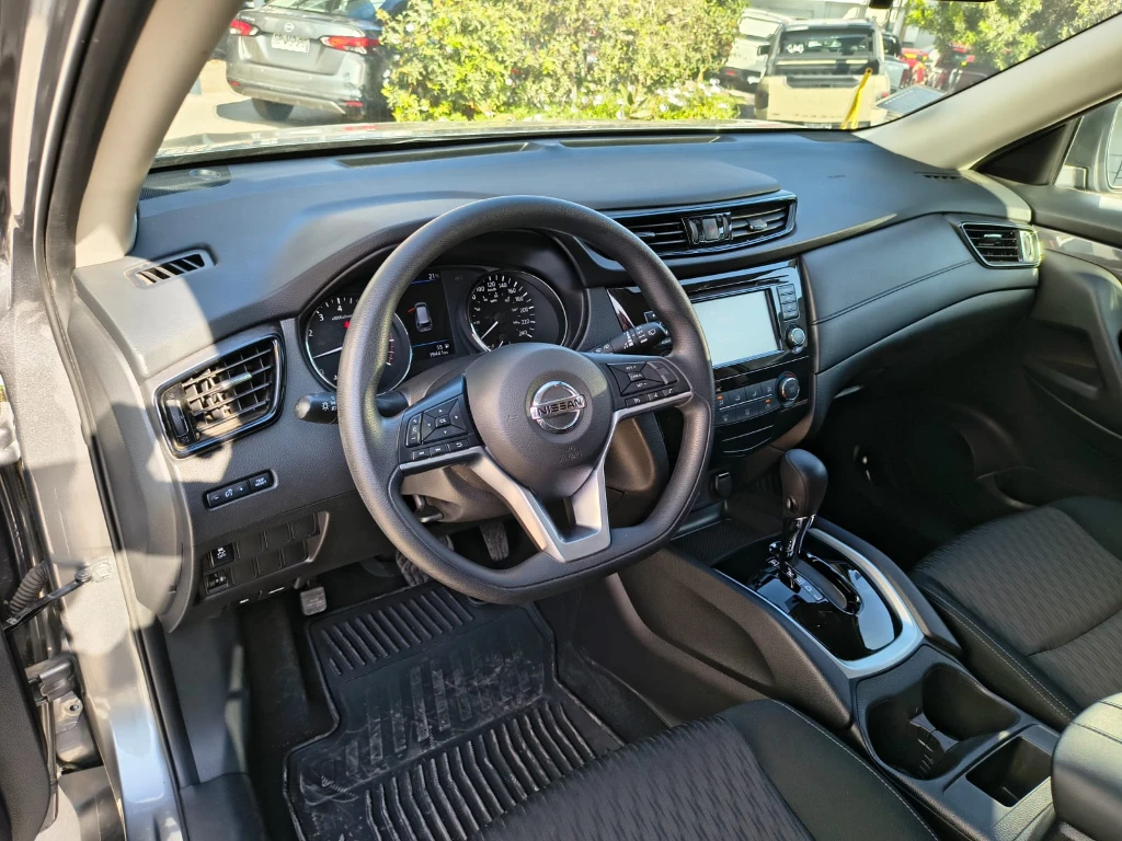 Nissan X-Trail 2.5 Sense 4x2 2row Cvt At 5p año 2023