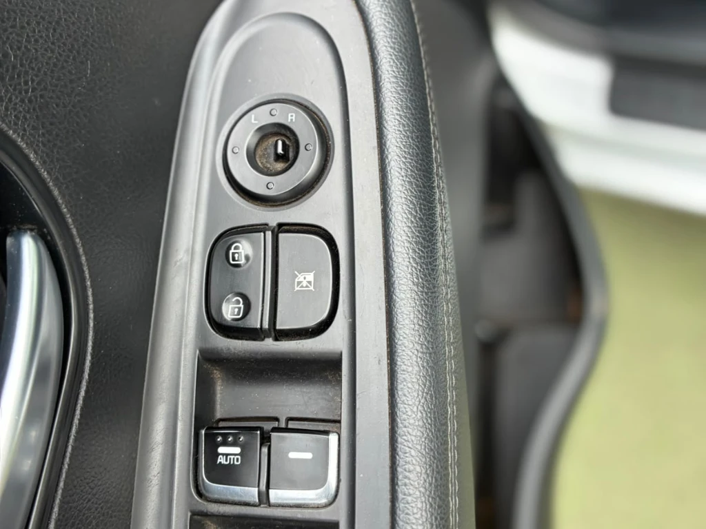 Kia Carens 2.0 Ex Dab Abs Ac Mt año 2015