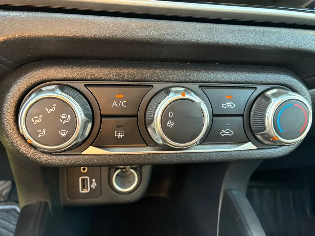Nissan Versa 1.6 Sense 4x2 Mt 4p año 2025