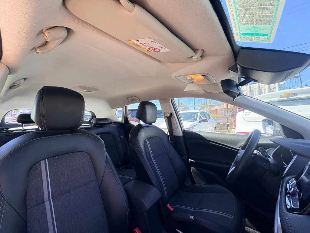 Chevrolet Tracker 1.2t Ltz R 4x2 At 5p año 2025