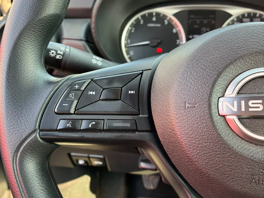 Nissan Versa 1.6 Sense 4x2 Mt 4p año 2025