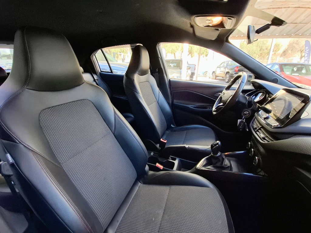 Chevrolet Onix 1.0t Rs R 4x2 Hb Mt 5p año 2024