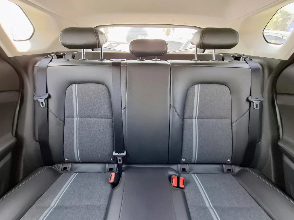 Chevrolet Tracker 1.2t Ltz R 4x2 At 5p año 2025