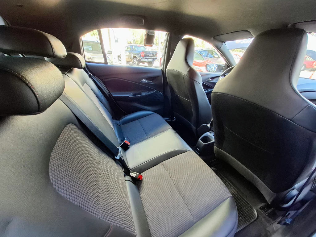 Chevrolet Onix 1.0t Rs R 4x2 Hb Mt 5p año 2024