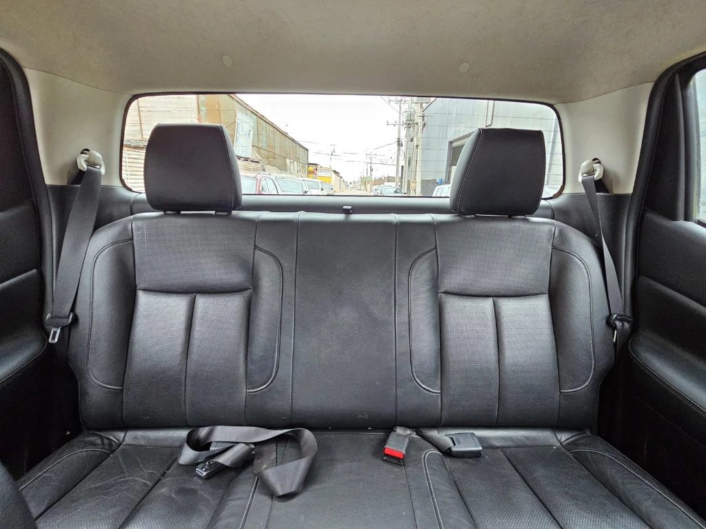 Nissan Np300 2.3 Le Diesel 4wd Dob.cab. At 4p año 2018