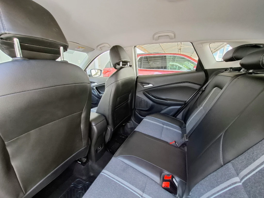 Chevrolet Tracker 1.2t Ltz R 4x2 At 5p año 2025