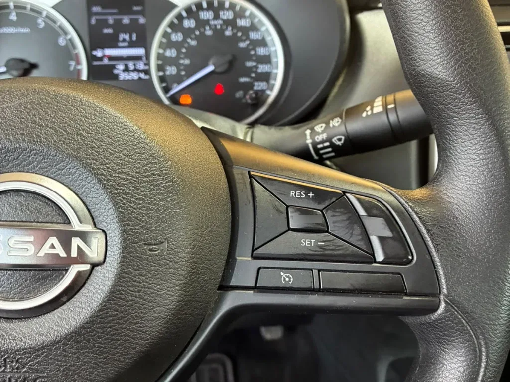Nissan Versa 1.6 Sense 4x2 Mt 4p año 2025
