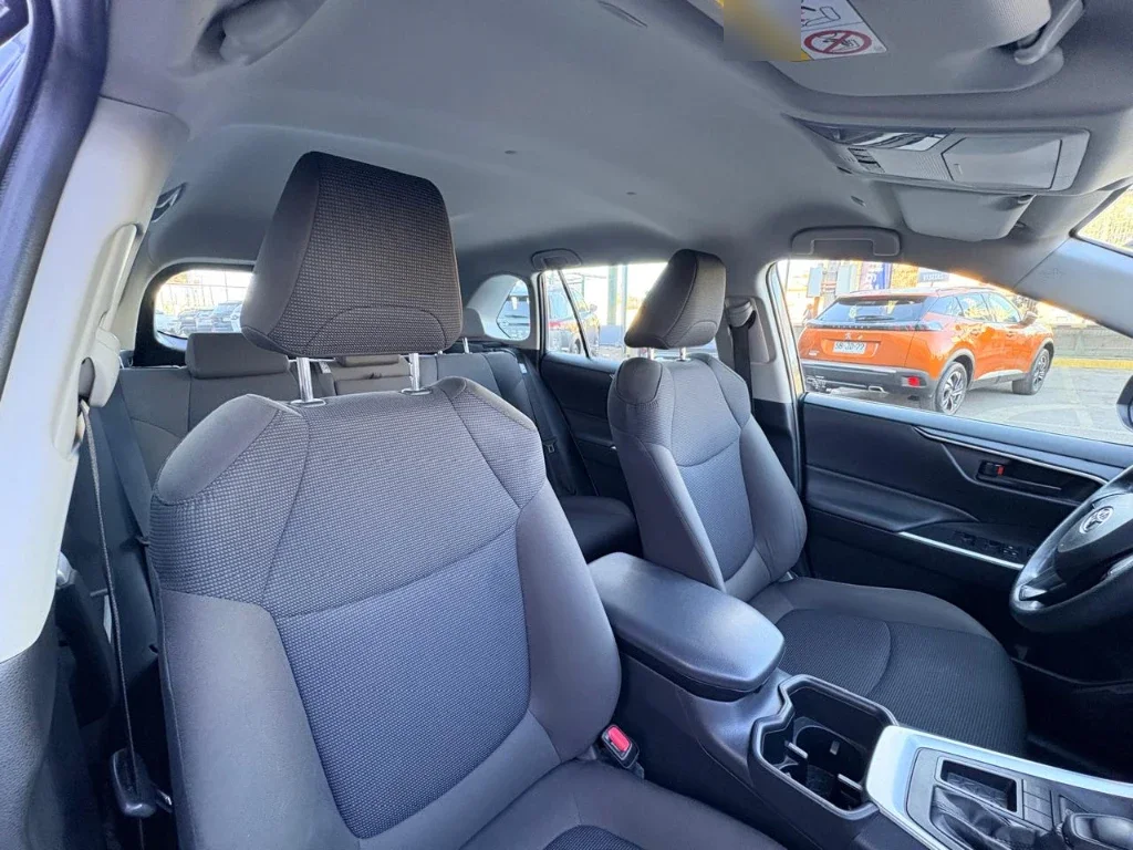 Toyota Rav4 2.0 Le 4x2 Cvt At 5p año 2025