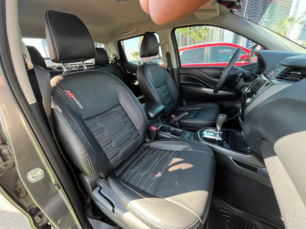 Nissan Navara 2.3d Pro4x Diesel 4x4 Dob.cab. At 4p año 2022
