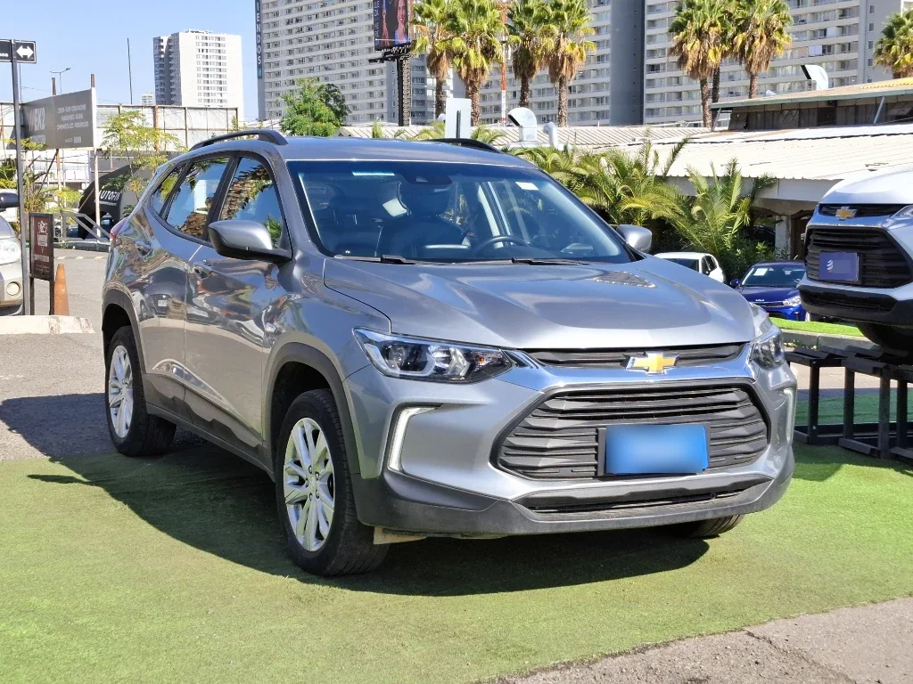 Chevrolet Tracker 1.2t Ltz R 4x2 At 5p año 2025