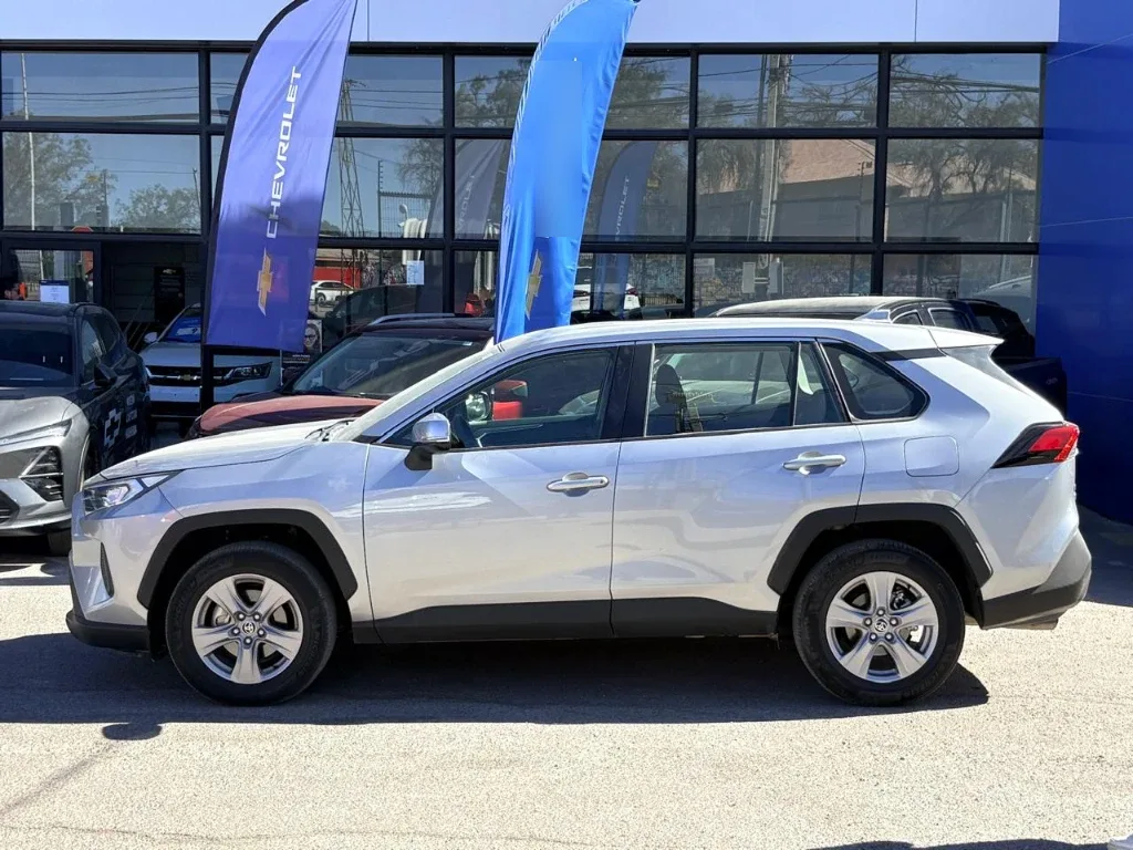 Toyota Rav4 2.0 Le 4x2 Cvt At 5p año 2023