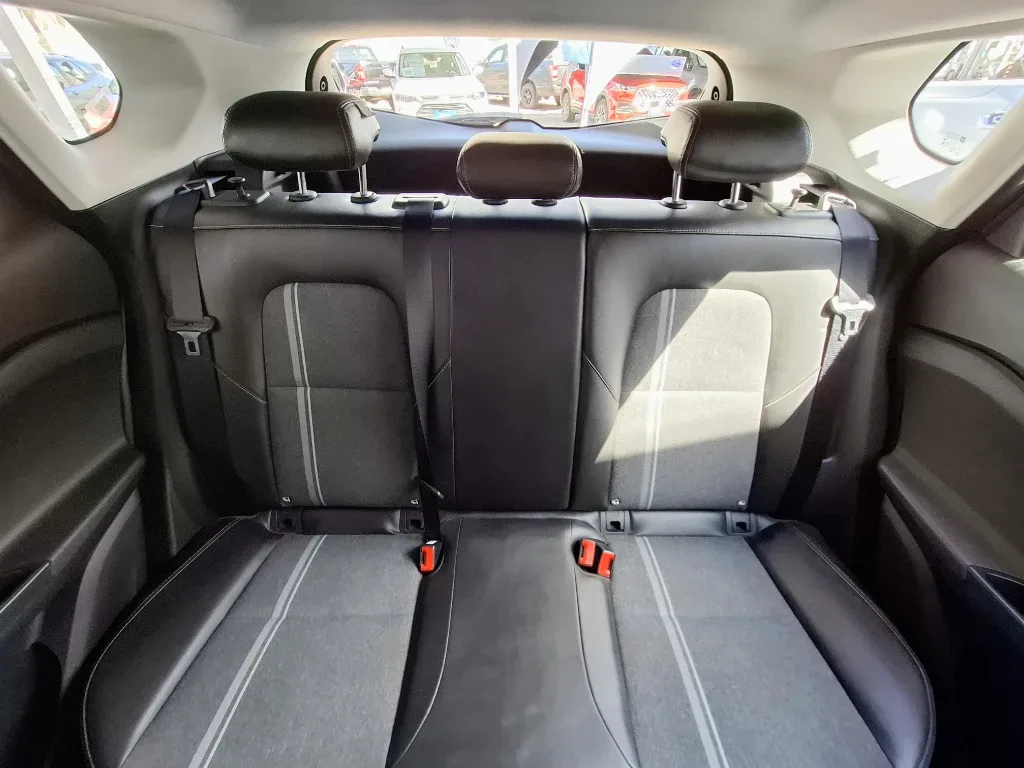 Chevrolet Tracker 1.2t Ltz R 4x2 At 5p año 2025