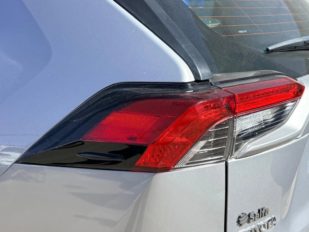 Toyota Rav4 2.0 Le 4x2 Cvt At 5p año 2023