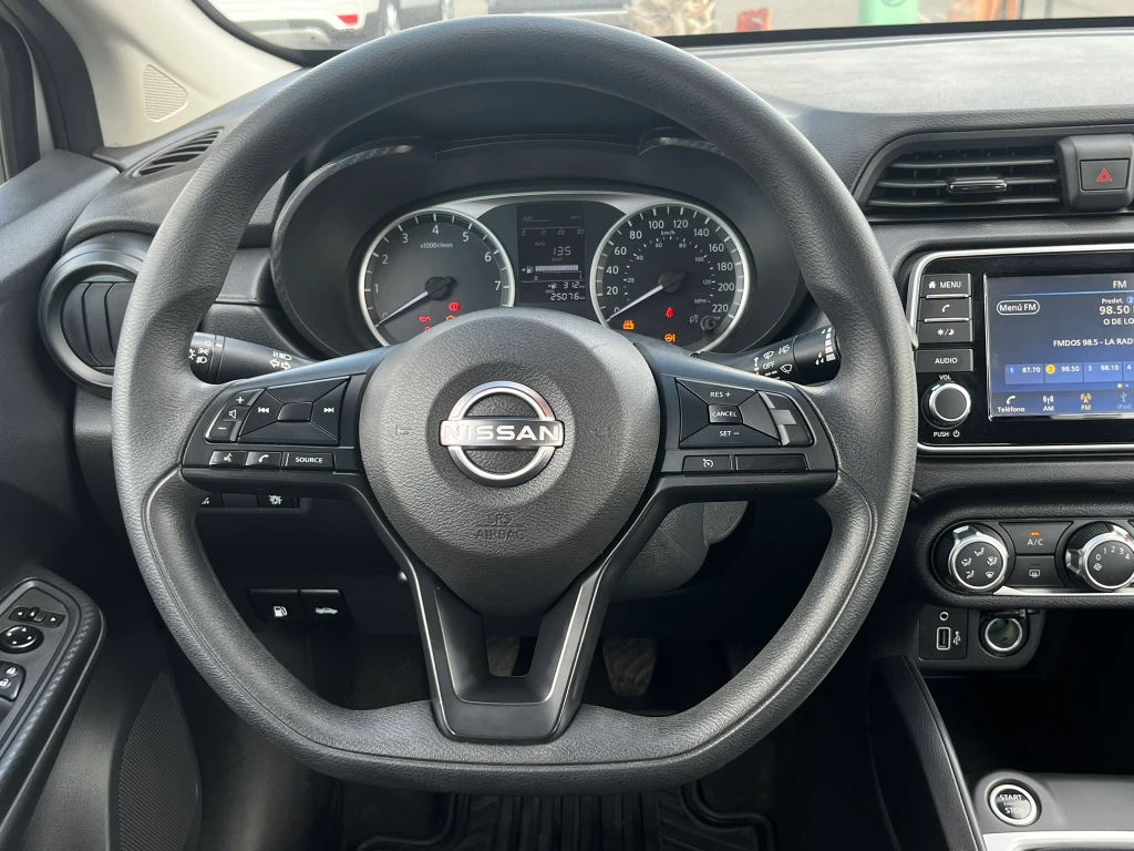 Nissan Versa 1.6 Sense 4x2 Mt 4p año 2025