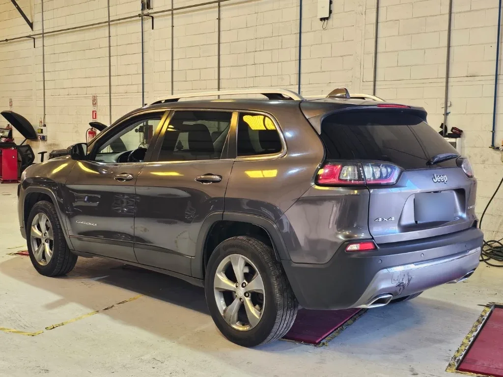 Jeep Cherokee 3.2 Limited 4x4 At 5p año 2019