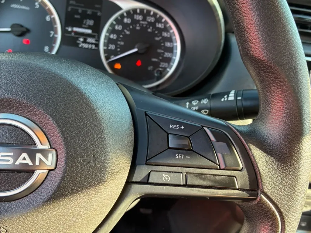 Nissan Versa 1.6 Sense 4x2 Mt 4p año 2025