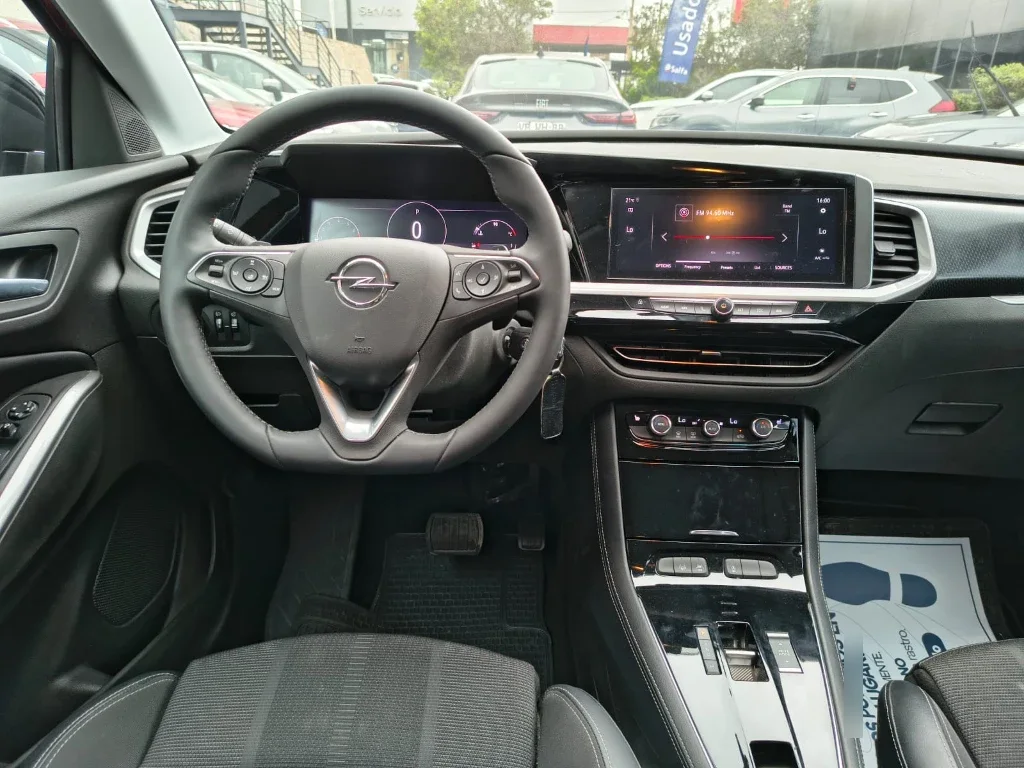 Opel Grandland 1.2t Gs Line 4x2 At 5p año 2025