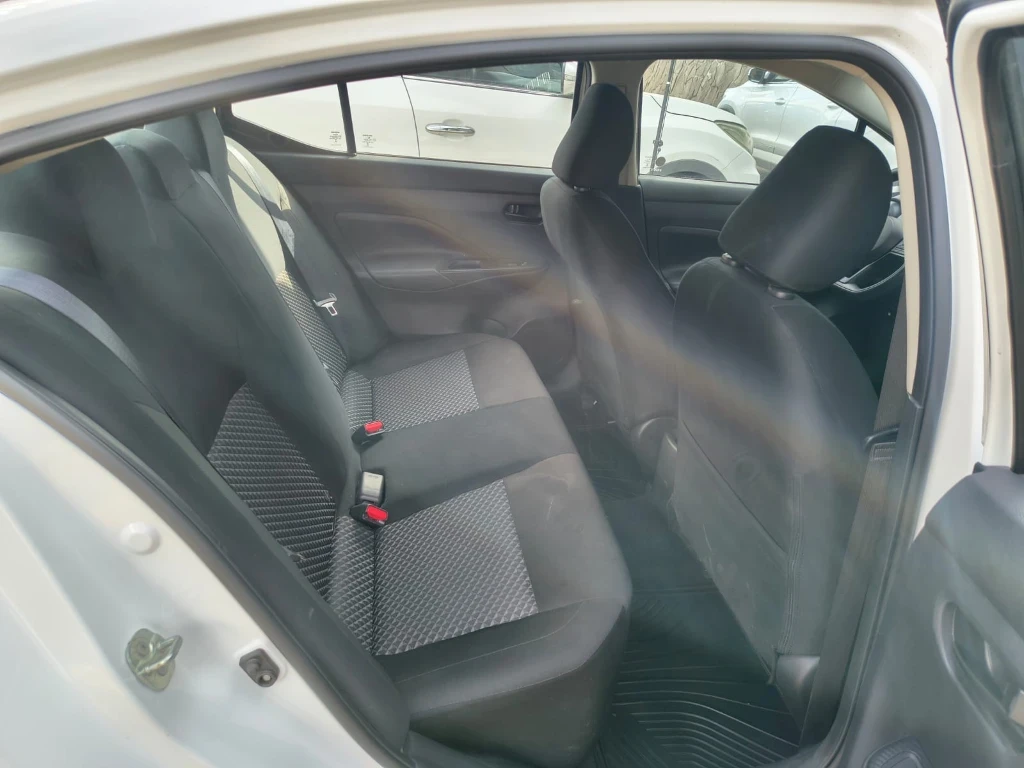 Nissan Versa 1.6 Sense 4x2 Mt 4p año 2025