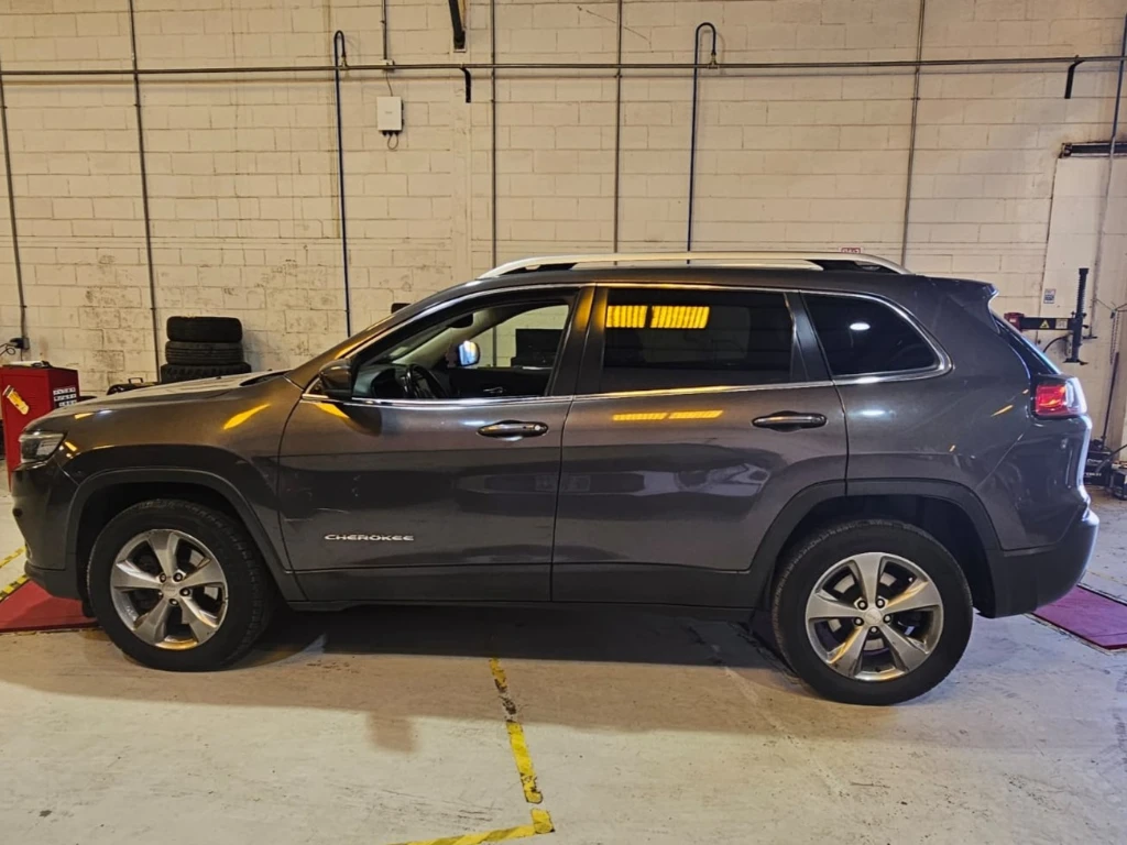 Jeep Cherokee 3.2 Limited 4x4 At 5p año 2019