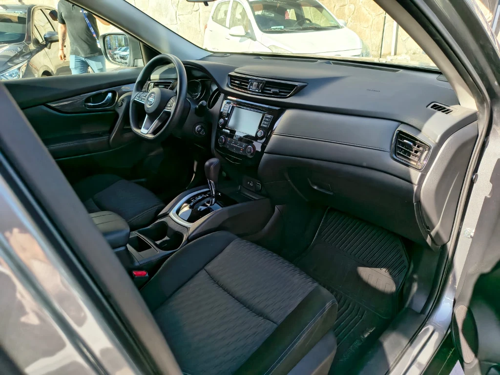 Nissan X-Trail 2.5 Sense 4x2 2row Cvt At 5p año 2023