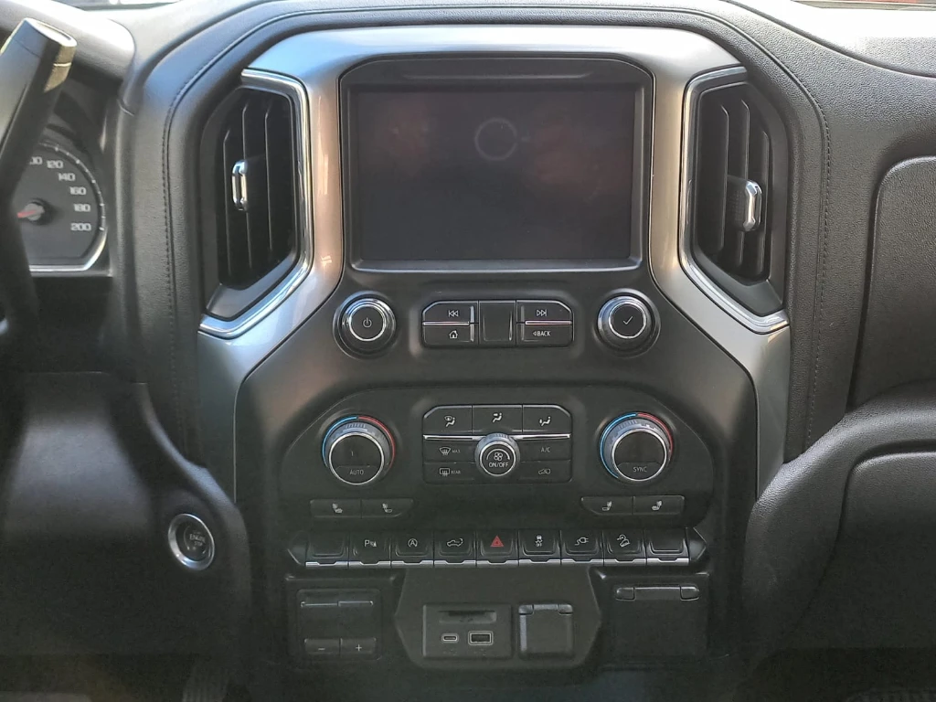 Chevrolet Silverado 5.3 Lt Trailboss Z71 4x4 At 4p año 2022
