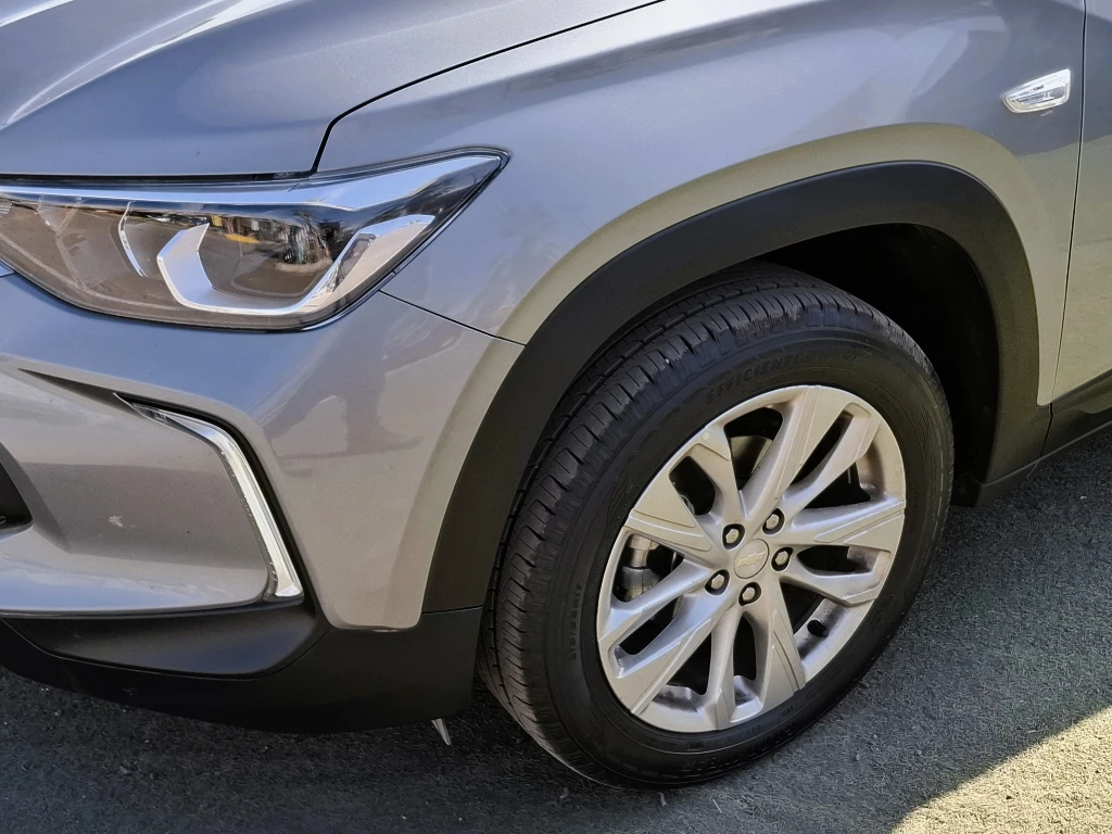 Chevrolet Tracker 1.2t Ltz R 4x2 At 5p año 2025