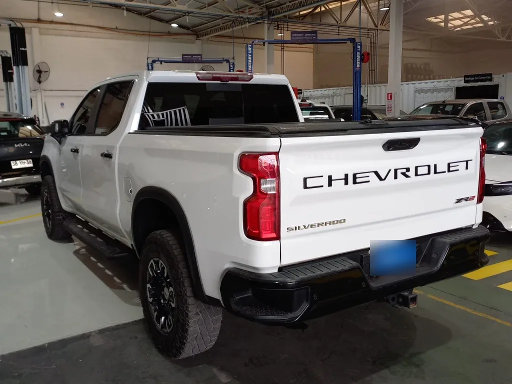 Chevrolet Silverado 6.2 Zr2 4x4 At 4p año 2023