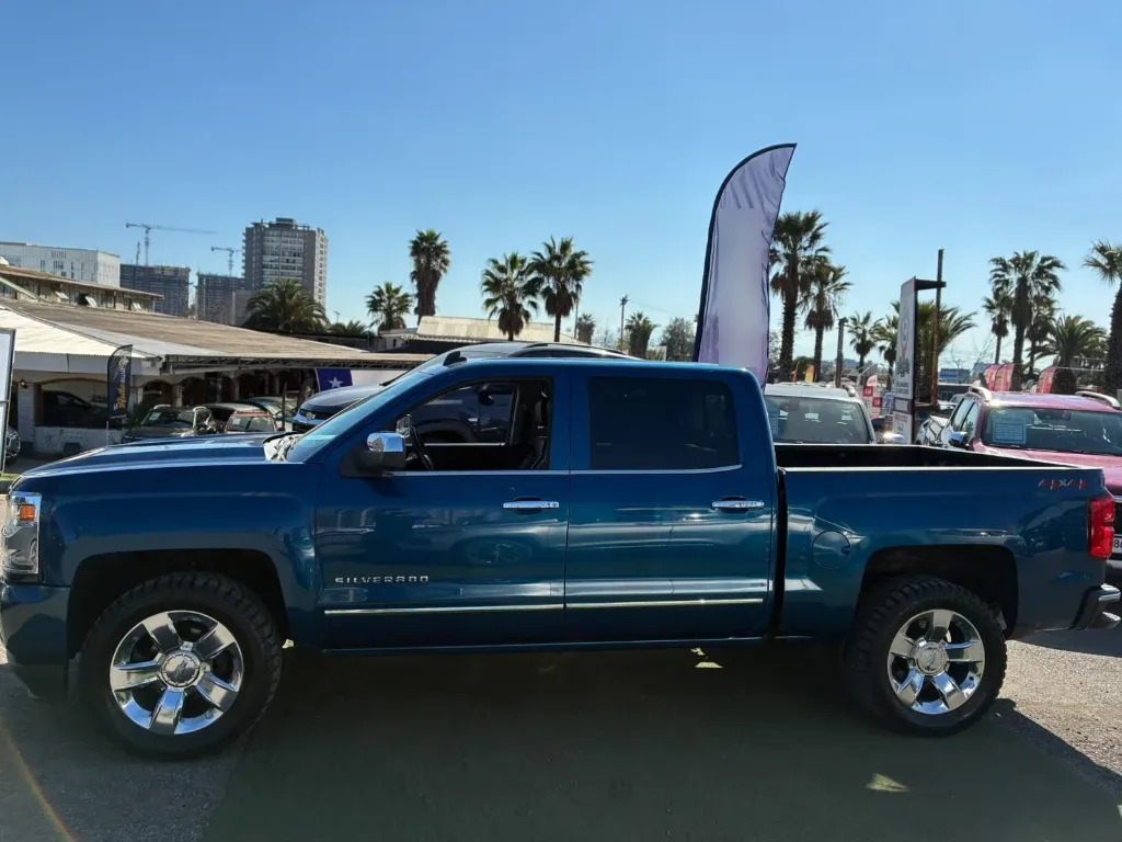 Chevrolet Silverado 5.3 Ltz 4wd Cc Dob Cab At 4p año 2019