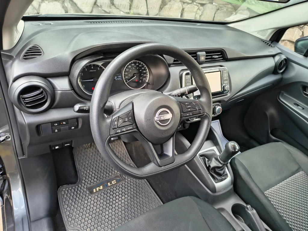 Nissan Versa 1.6 Sense 4x2 Mt 4p año 2025