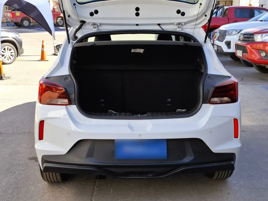 Chevrolet Onix 1.0t Rs R 4x2 Hb Mt 5p año 2024